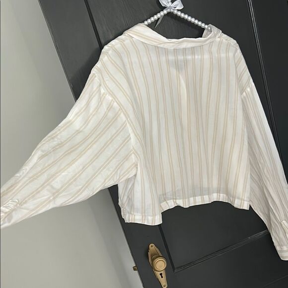 Divided by H&M Cream Cuffed Sleeve Crop Shirt - Picture 4 of 4